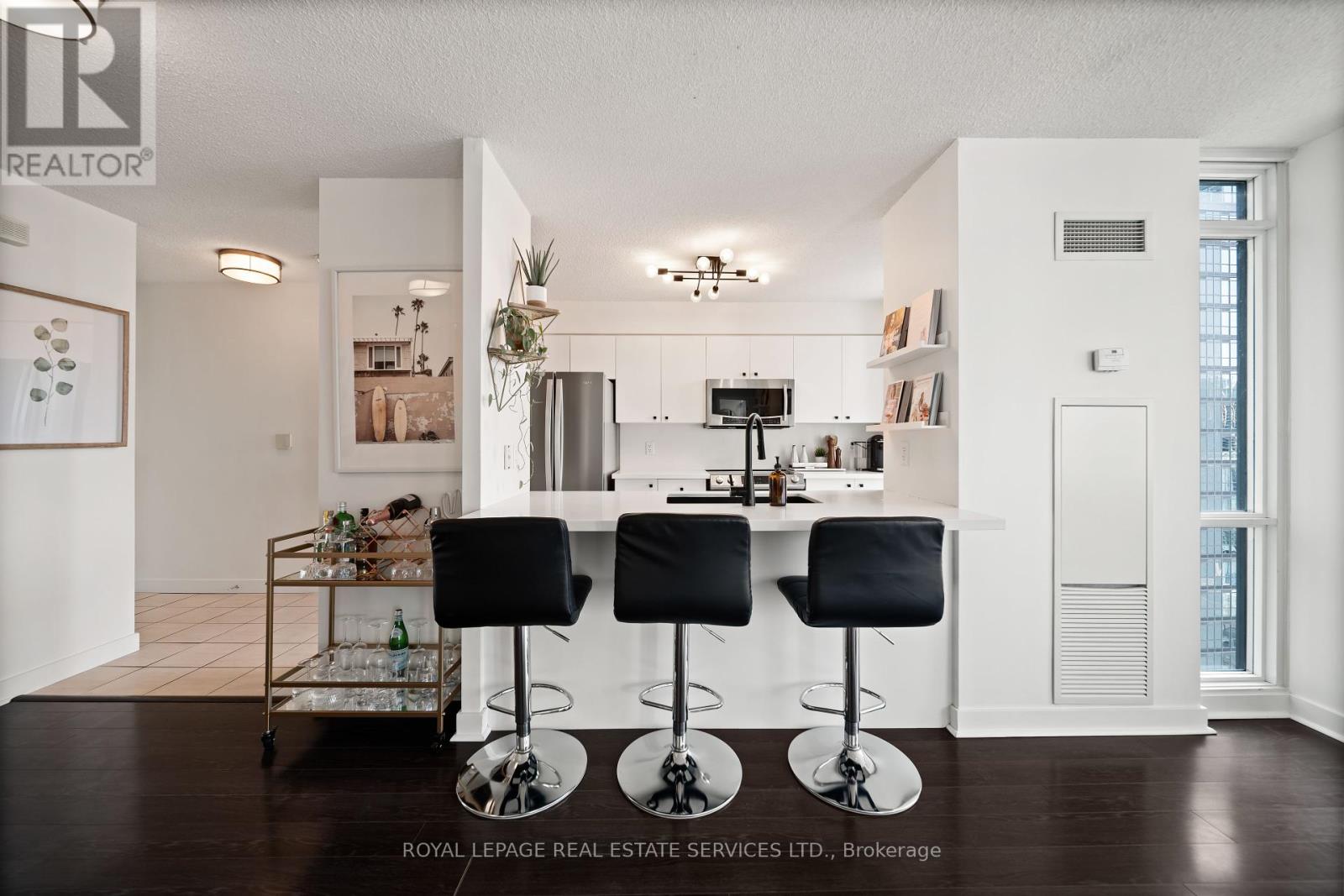 3906 - 11 Brunel Court, Toronto, Ontario  M5V 3Y3 - Photo 8 - C12196663