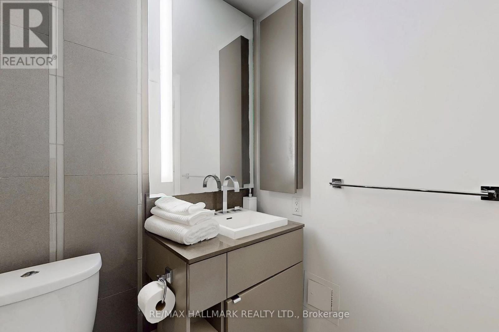 1409 - 101 Peter Street, Toronto, Ontario  M5V 0G6 - Photo 16 - C12196672