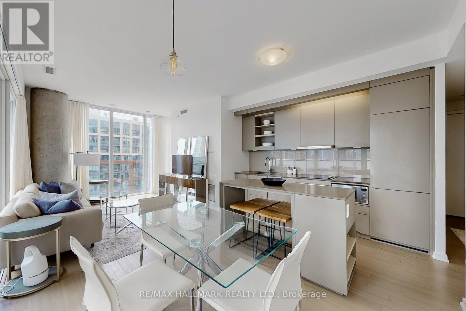 1409 - 101 Peter Street, Toronto, Ontario  M5V 0G6 - Photo 8 - C12196672