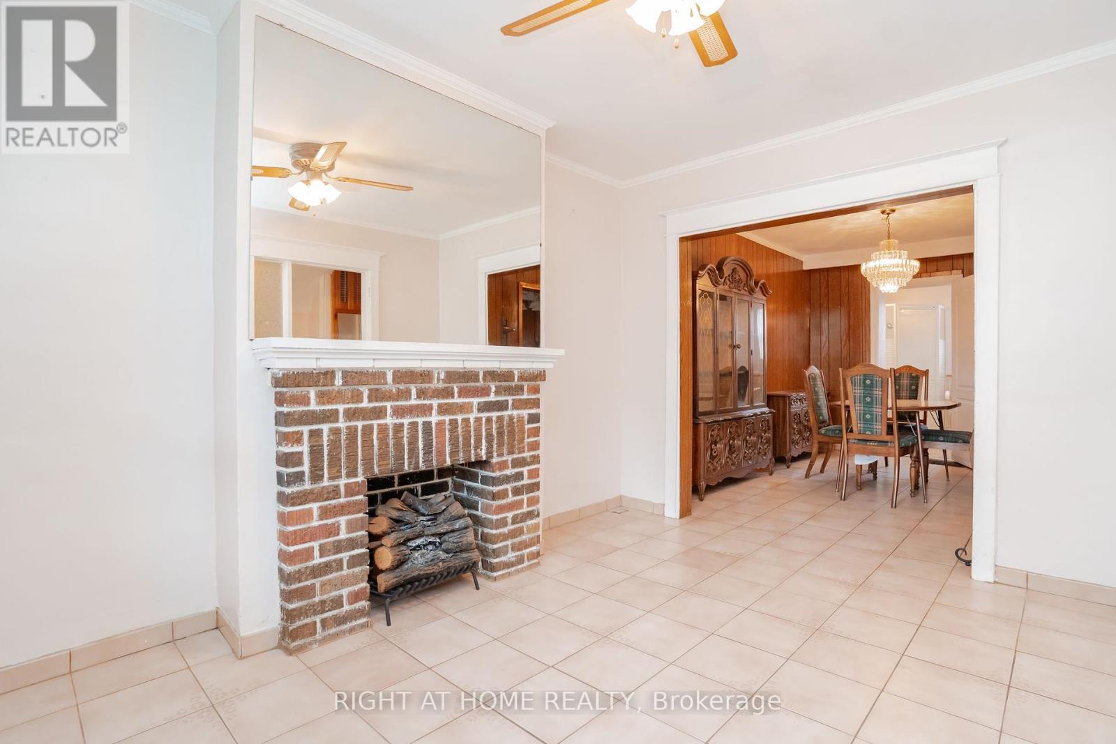 610 Lauder Avenue, Toronto, Ontario  M6E 3J7 - Photo 10 - C12196710
