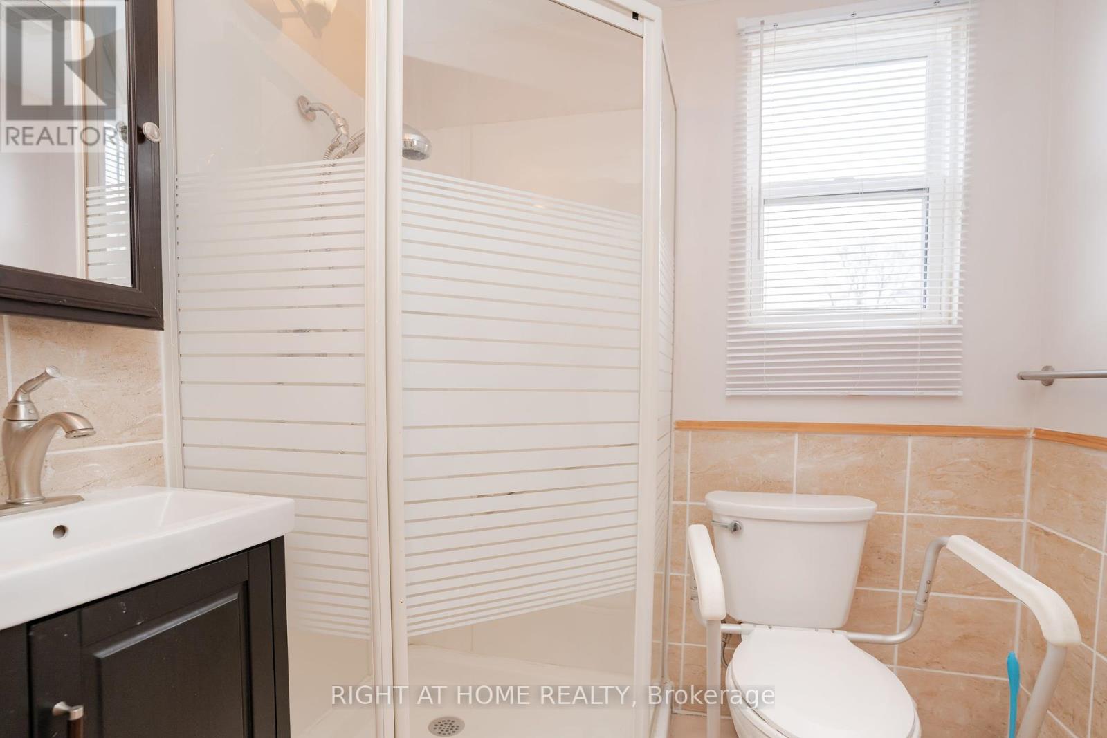 610 Lauder Avenue, Toronto, Ontario  M6E 3J7 - Photo 17 - C12196710