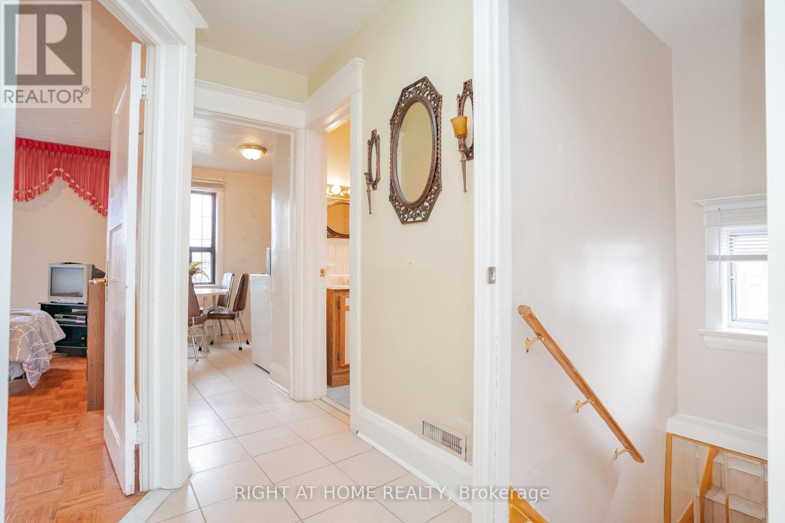 610 Lauder Avenue, Toronto, Ontario  M6E 3J7 - Photo 19 - C12196710