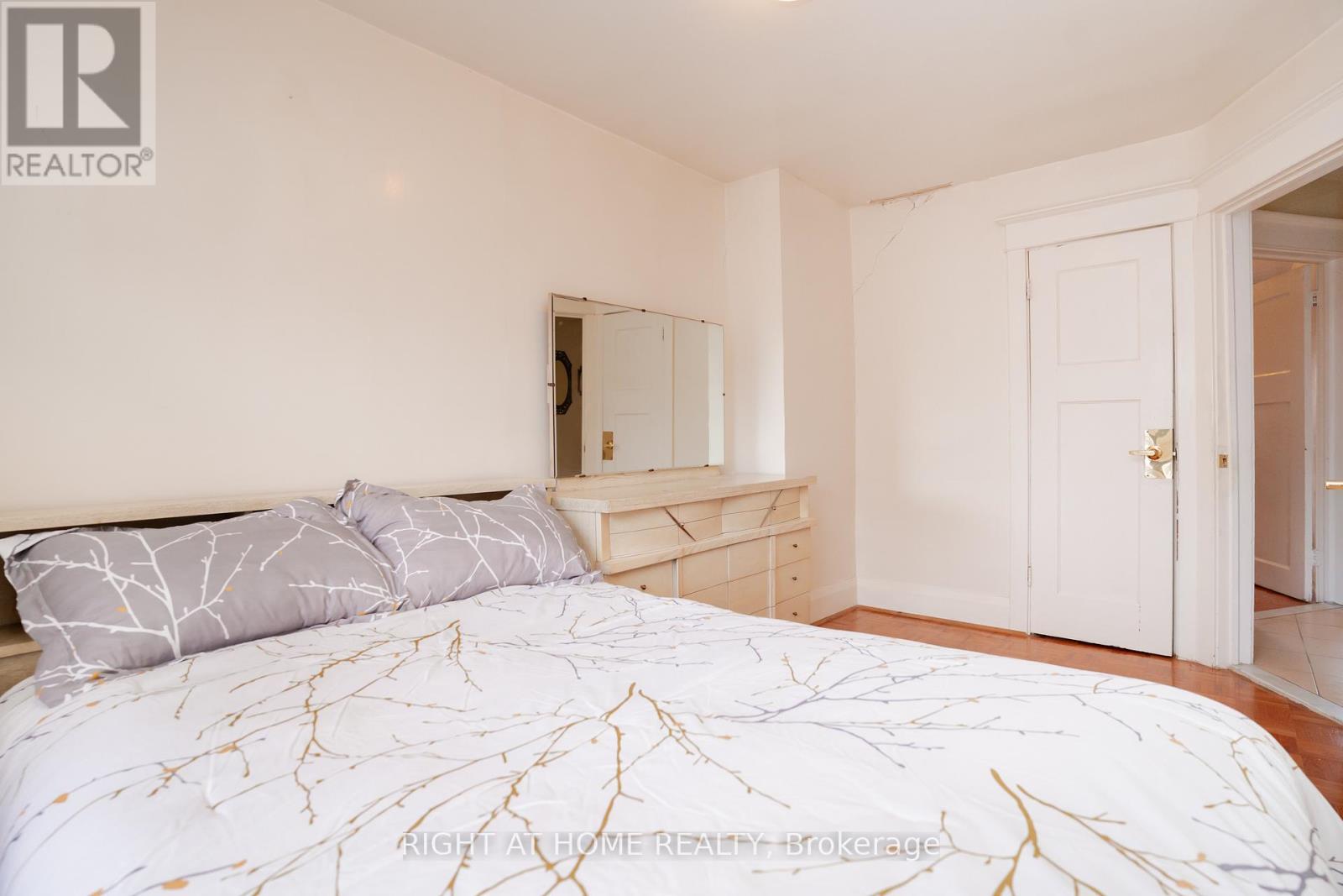 610 Lauder Avenue, Toronto, Ontario  M6E 3J7 - Photo 21 - C12196710