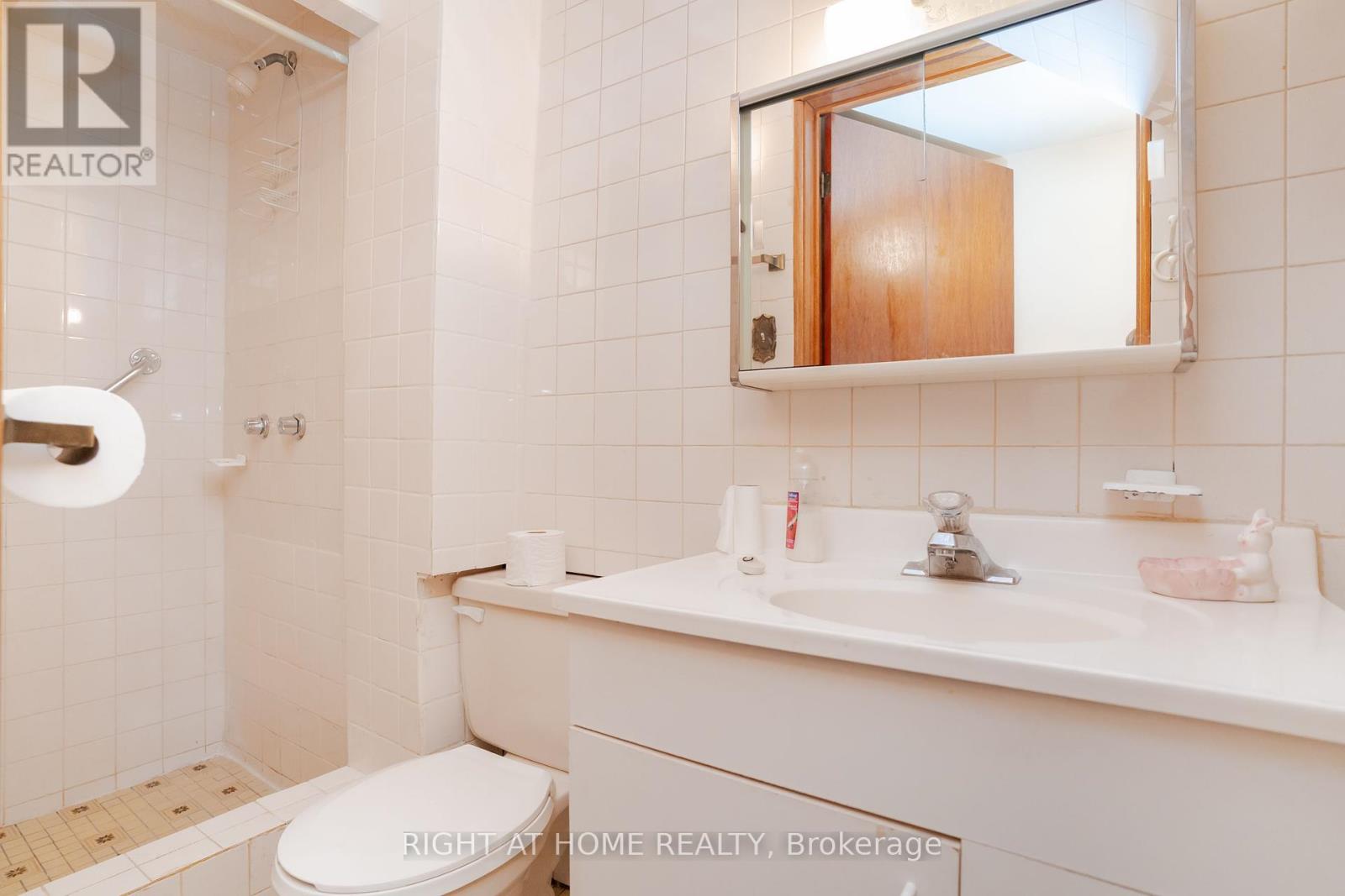 610 Lauder Avenue, Toronto, Ontario  M6E 3J7 - Photo 31 - C12196710