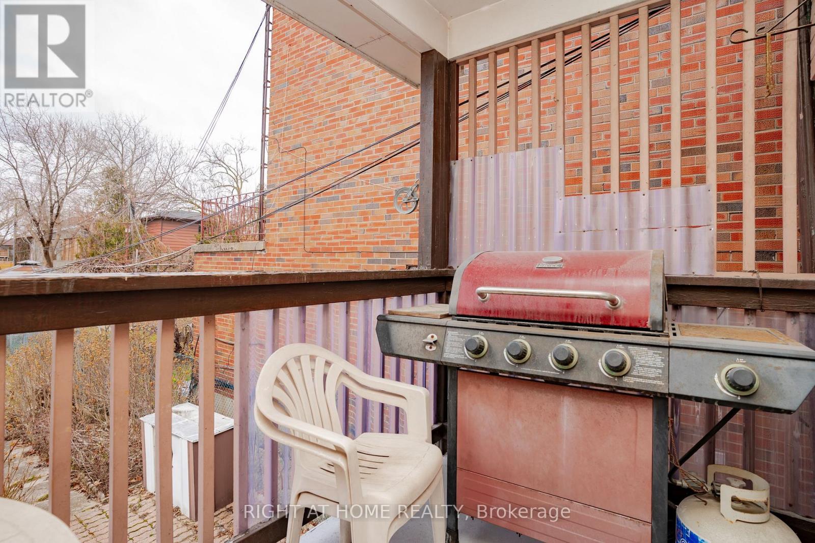 610 Lauder Avenue, Toronto, Ontario  M6E 3J7 - Photo 33 - C12196710