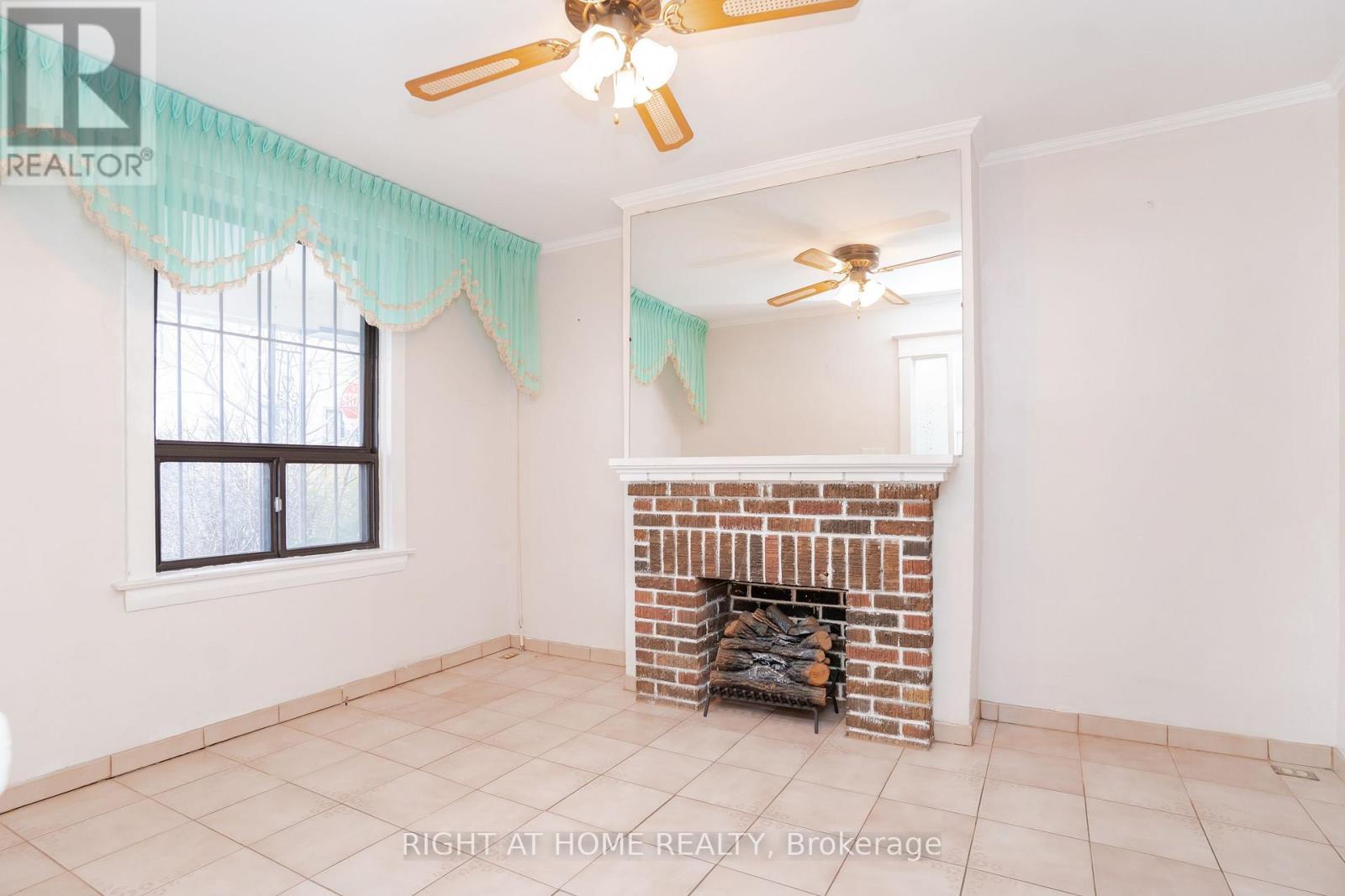 610 Lauder Avenue, Toronto, Ontario  M6E 3J7 - Photo 7 - C12196710