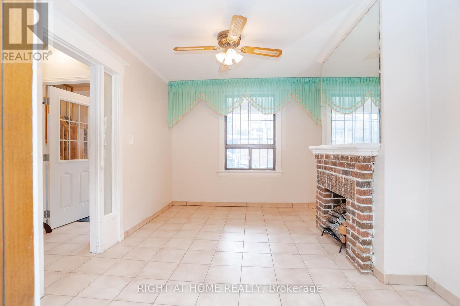 610 Lauder Avenue, Toronto, Ontario  M6E 3J7 - Photo 9 - C12196710