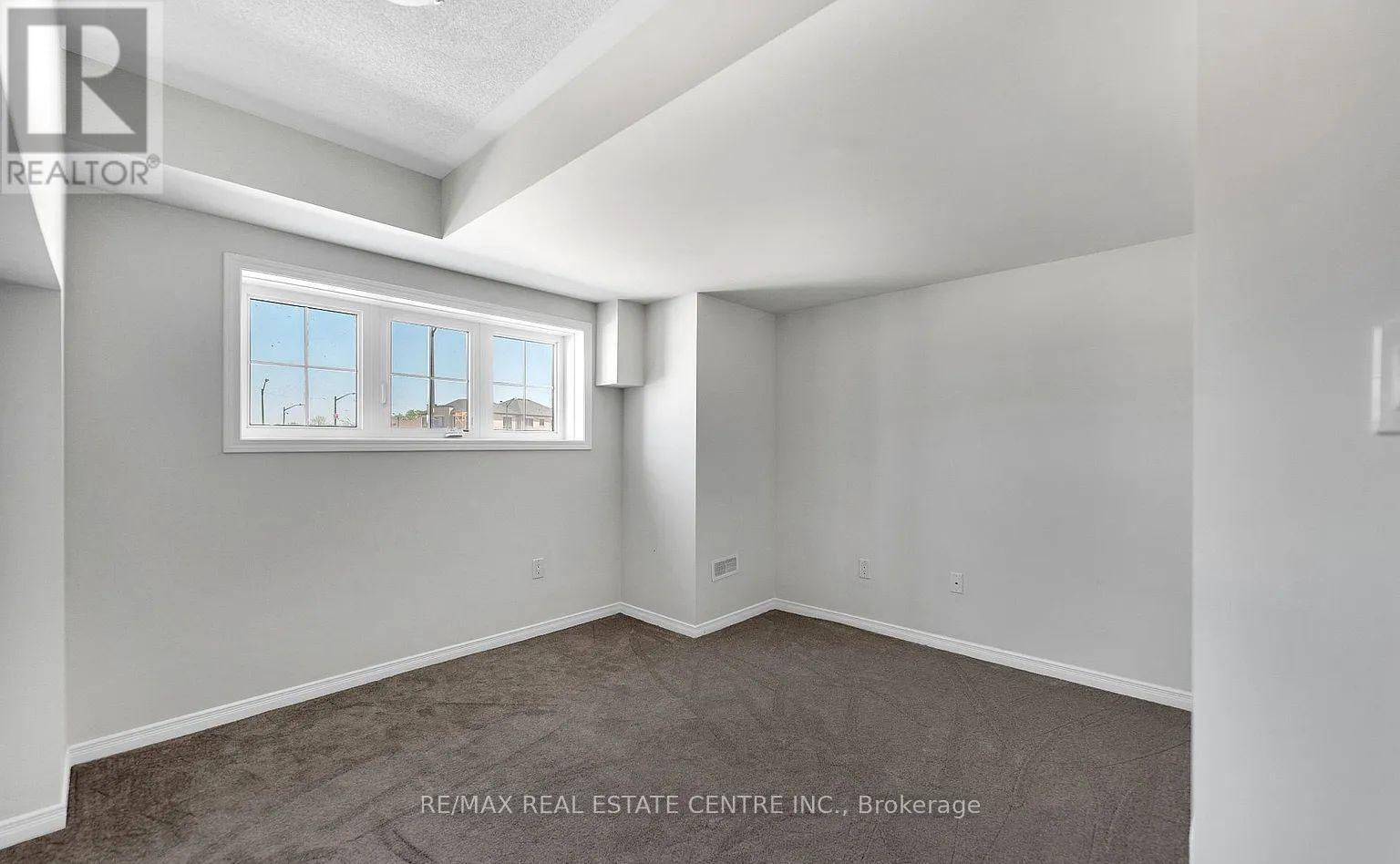 302 Coronation Road, Whitby, Ontario  L1P 0K8 - Photo 11 - E12196661