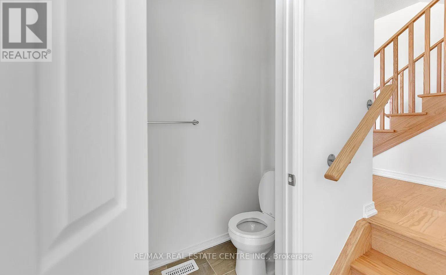 302 Coronation Road, Whitby, Ontario  L1P 0K8 - Photo 13 - E12196661