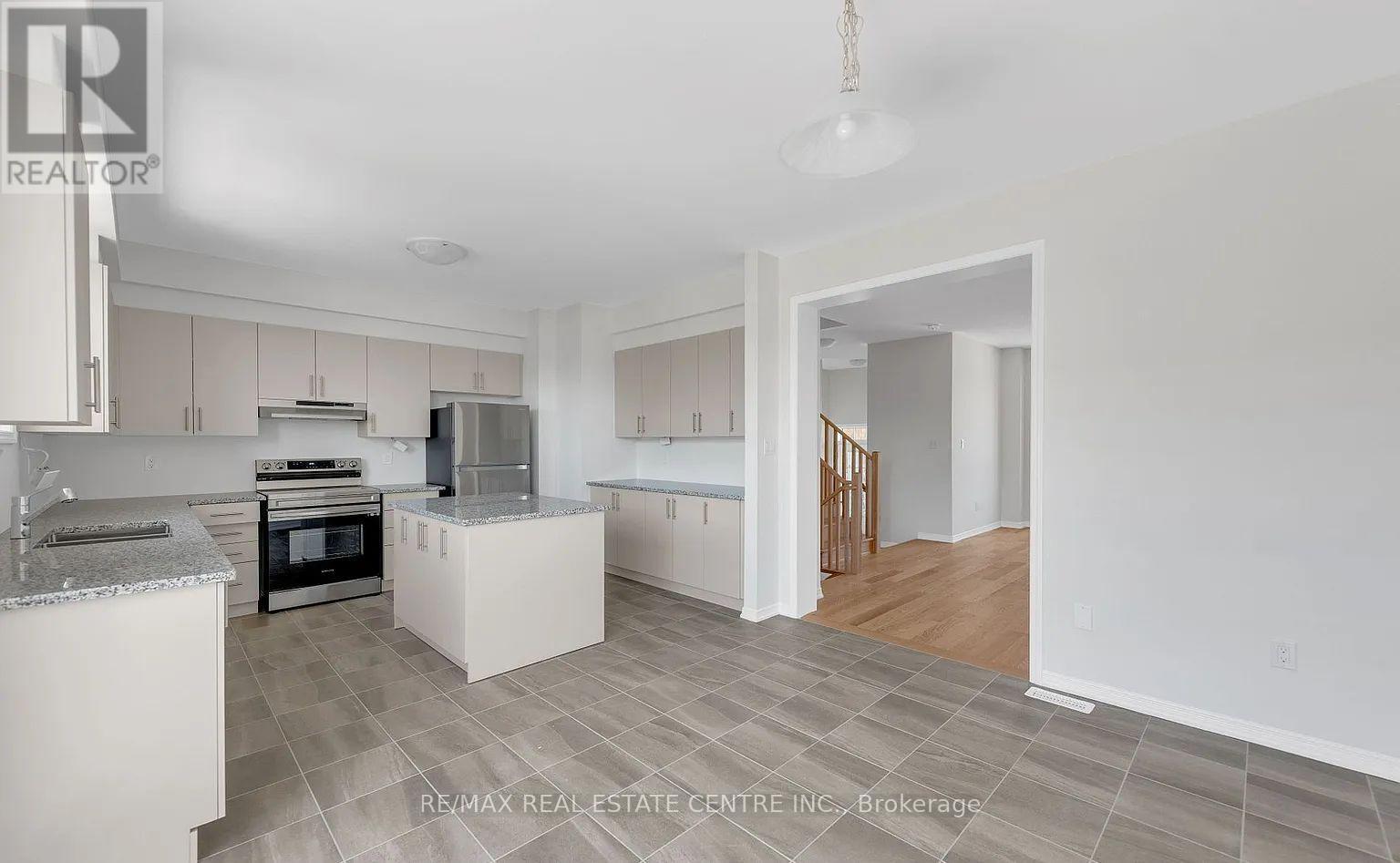 302 Coronation Road, Whitby, Ontario  L1P 0K8 - Photo 8 - E12196661