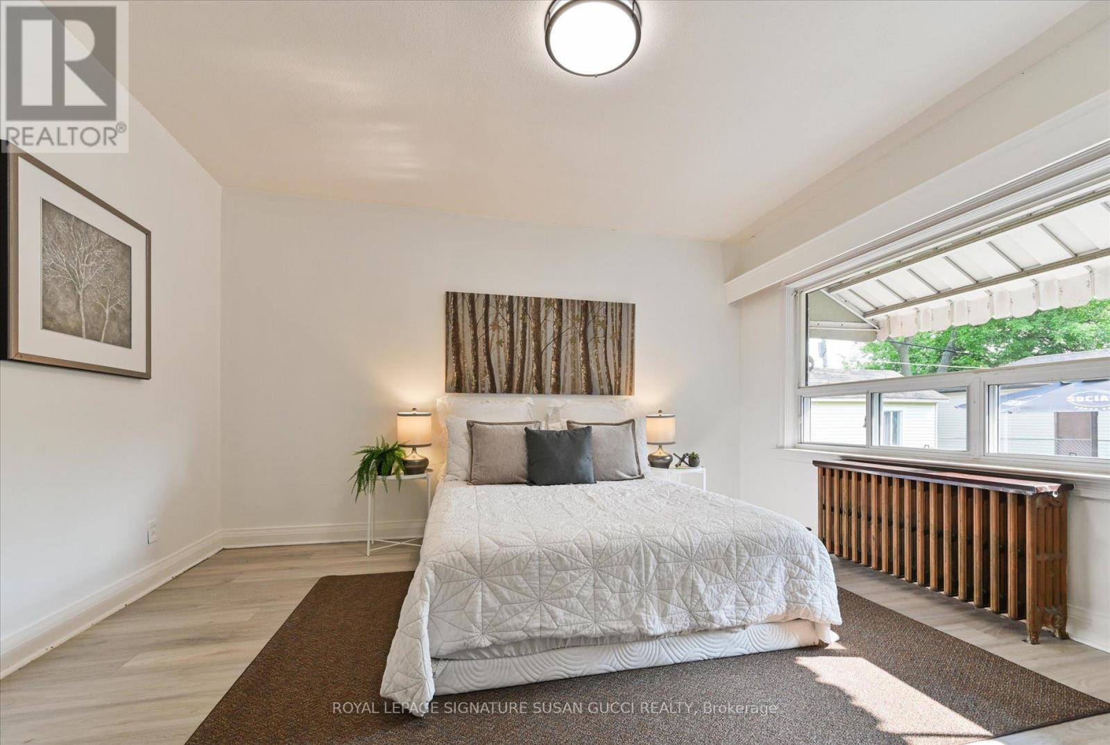 790 Coxwell Avenue, Toronto, Ontario  M4C 3E2 - Photo 12 - E12196692