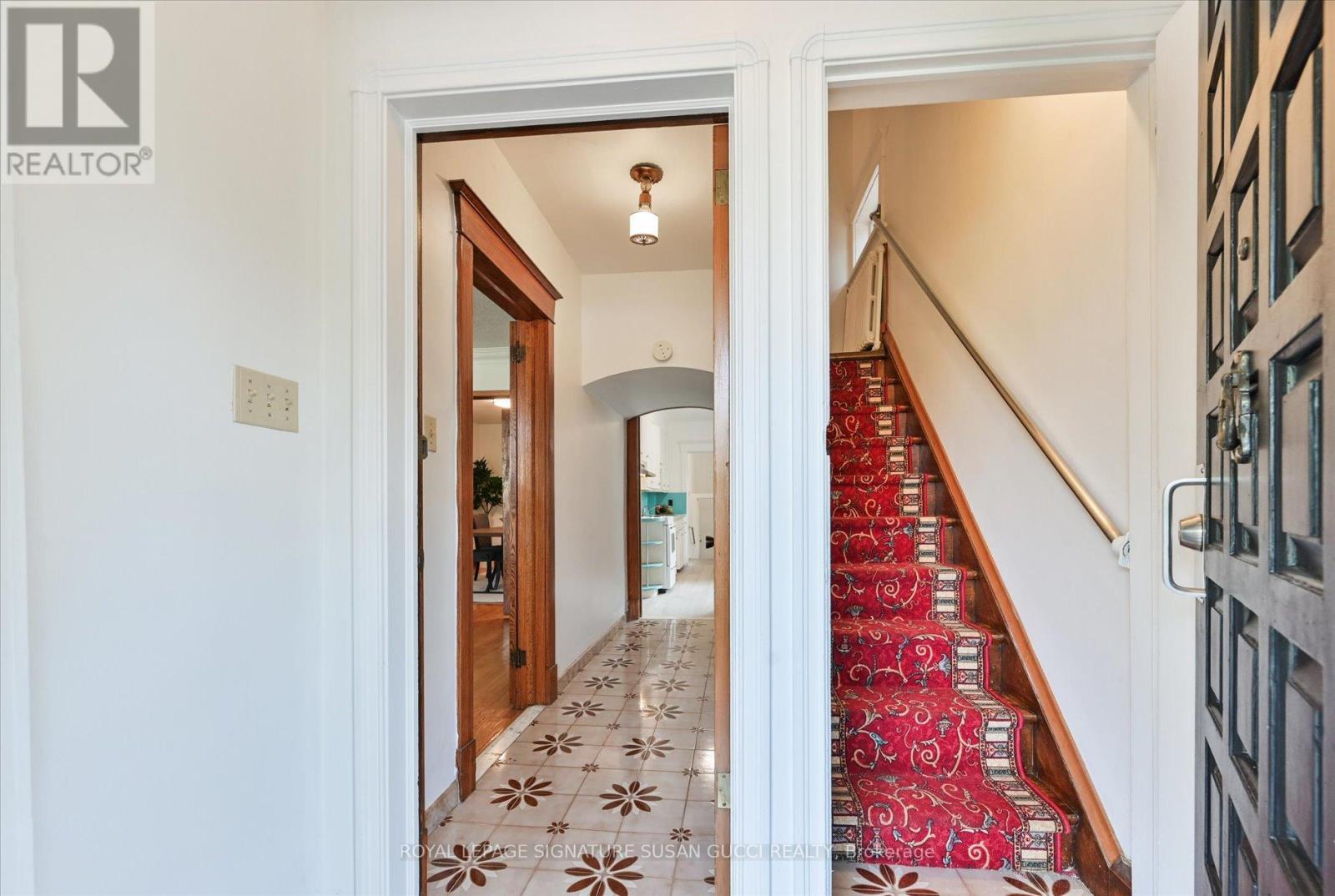 790 Coxwell Avenue, Toronto, Ontario  M4C 3E2 - Photo 14 - E12196692