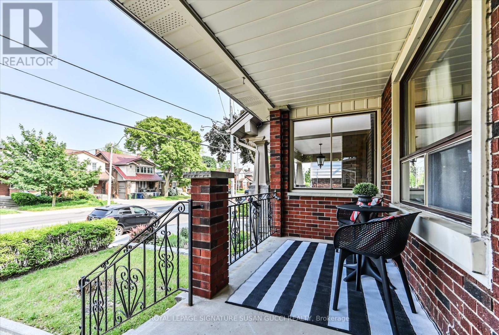 790 Coxwell Avenue, Toronto, Ontario  M4C 3E2 - Photo 2 - E12196692