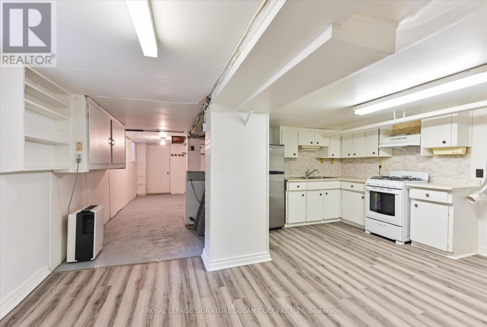 790 Coxwell Avenue, Toronto, Ontario  M4C 3E2 - Photo 24 - E12196692
