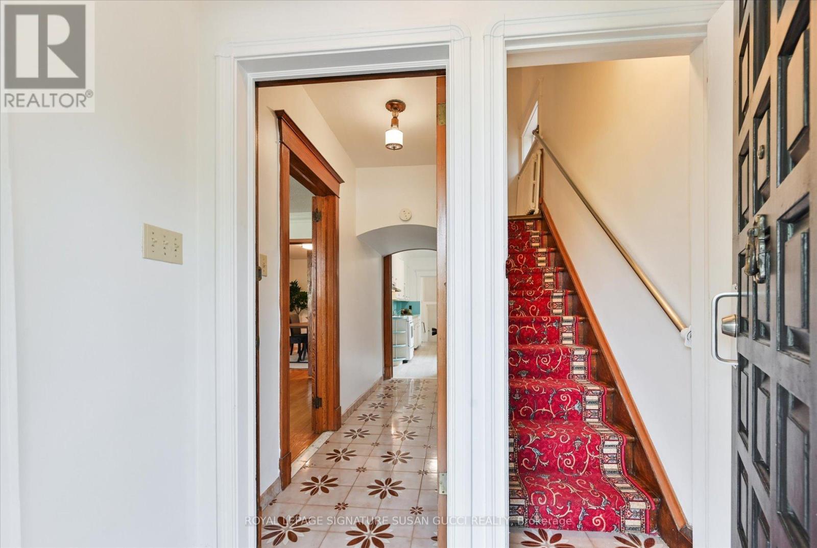 790 Coxwell Avenue, Toronto, Ontario  M4C 3E2 - Photo 4 - E12196692