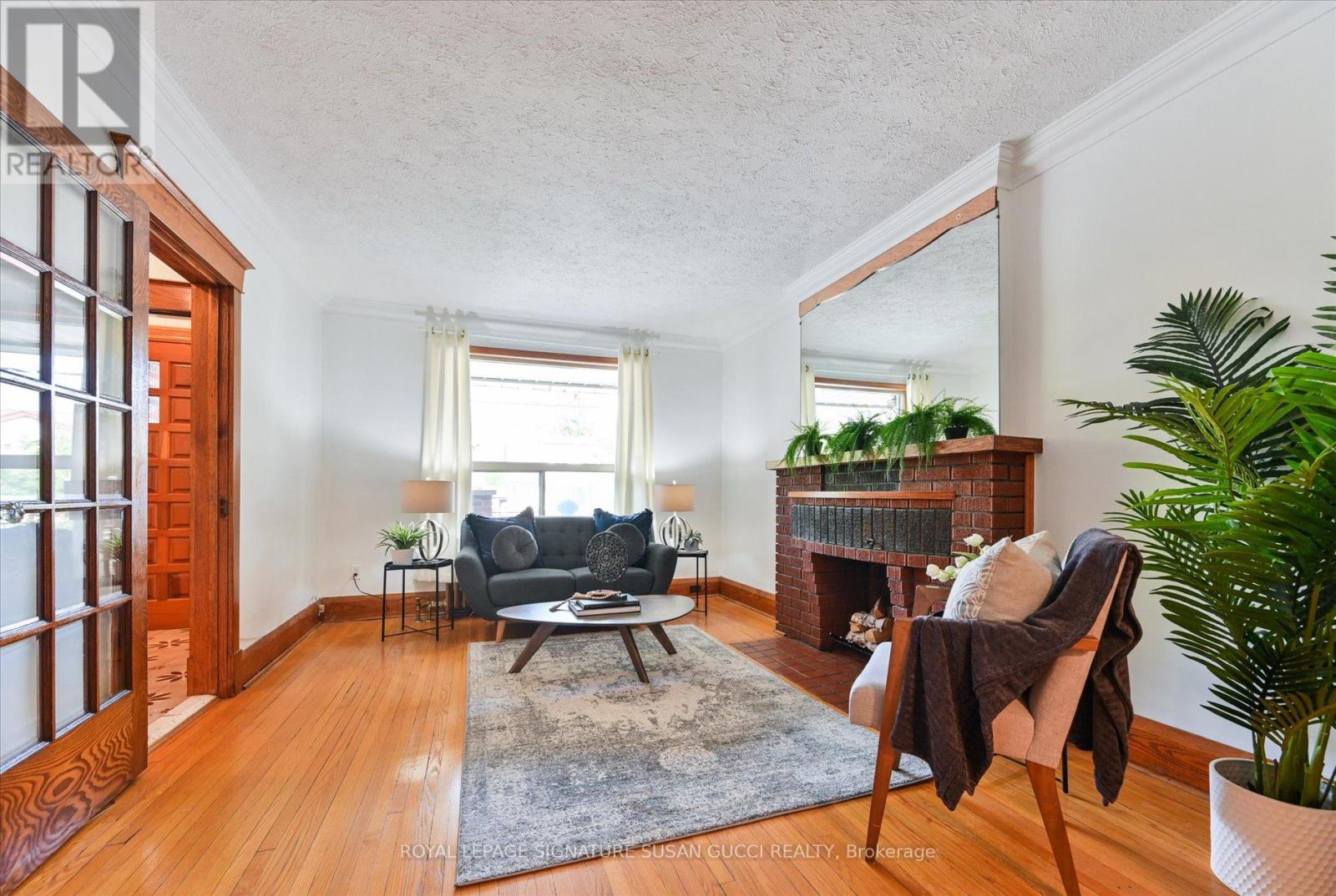 790 Coxwell Avenue, Toronto, Ontario  M4C 3E2 - Photo 6 - E12196692