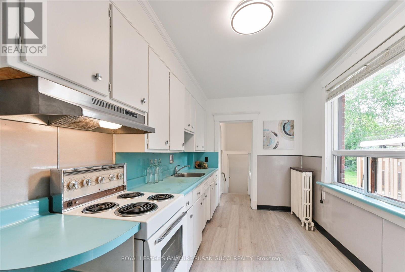 790 Coxwell Avenue, Toronto, Ontario  M4C 3E2 - Photo 9 - E12196692