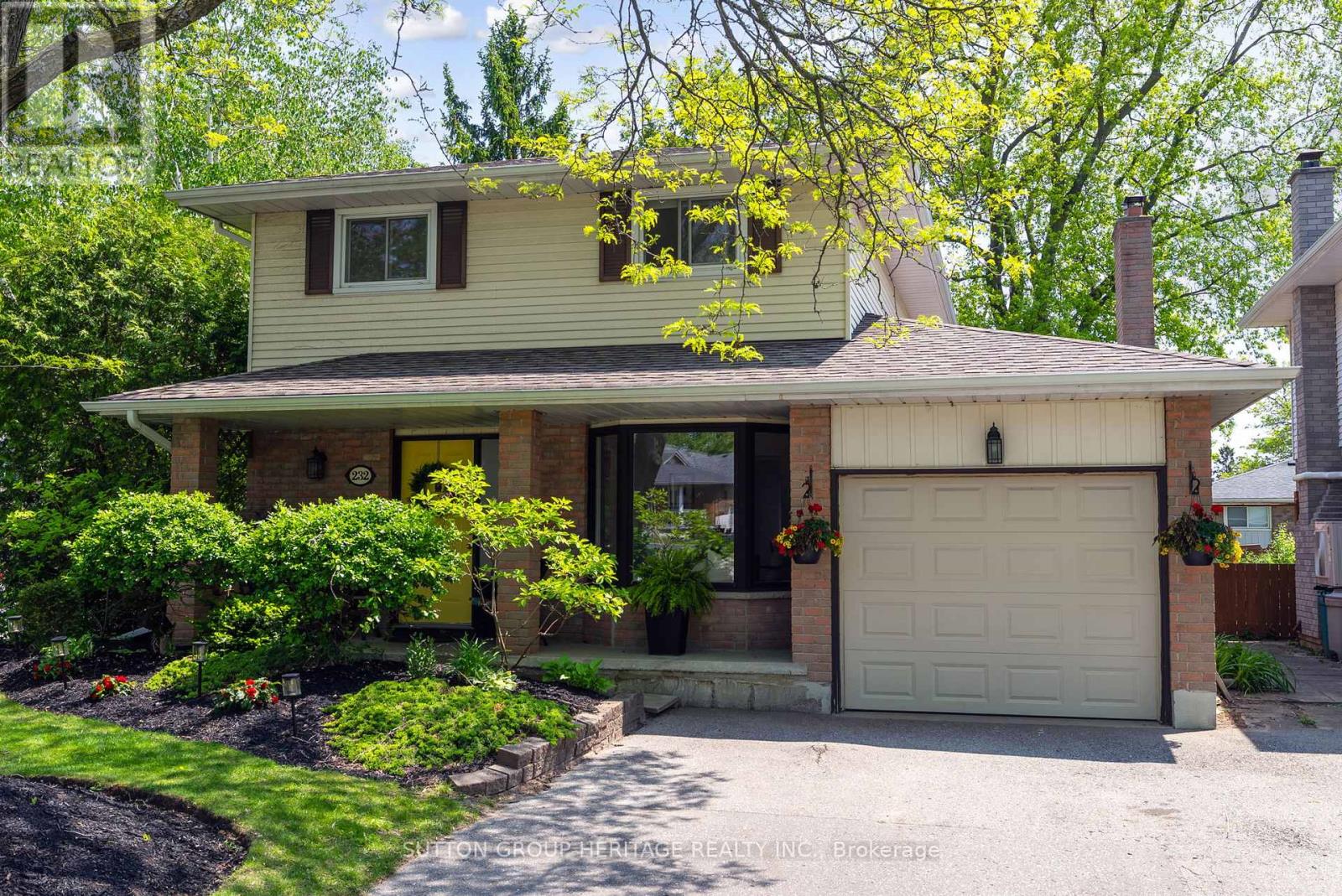 232 KENSINGTON CRESCENT, Oshawa, Ontario