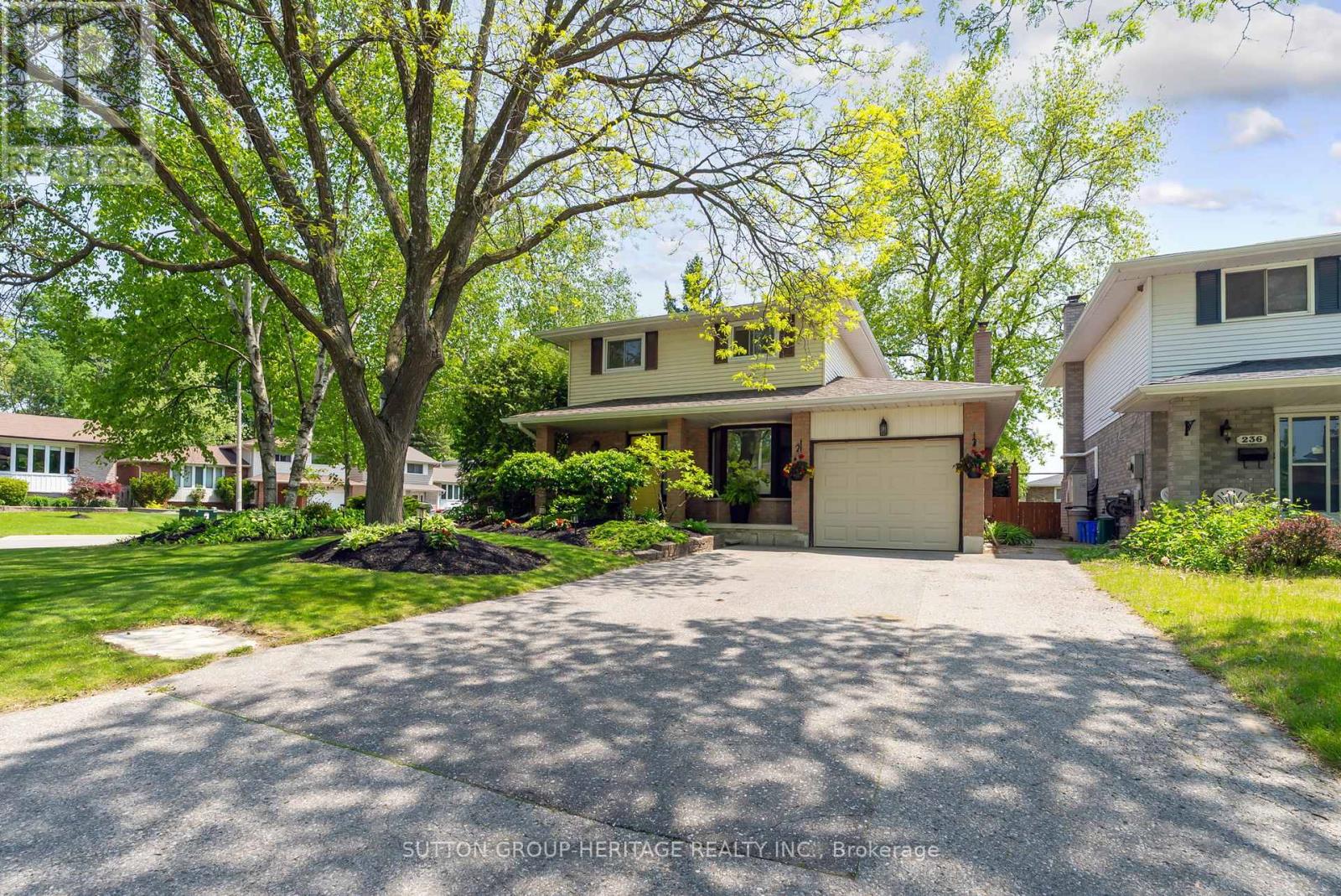 232 Kensington Crescent, Oshawa, Ontario  L1G 7S5 - Photo 2 - E12196698