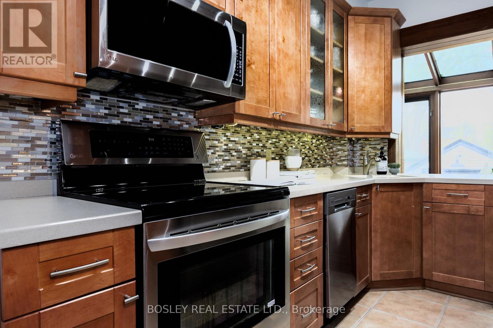 185 Courcelette Road, Toronto (Birchcliffe-Cliffside), Ontario  M1N 2T1 - Photo 9 - E12196702