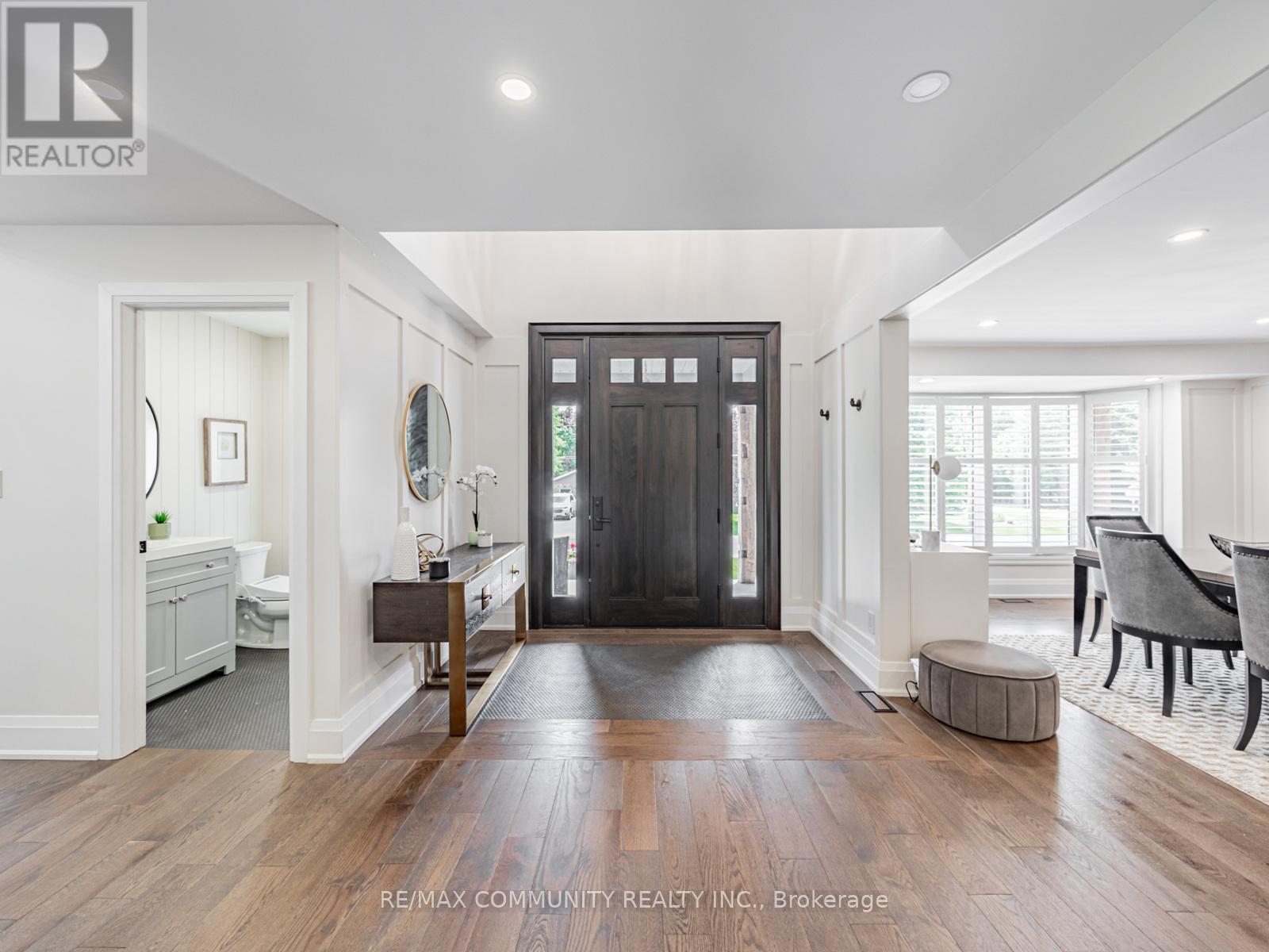 Property at 38 ROBMAR STREET E image 5