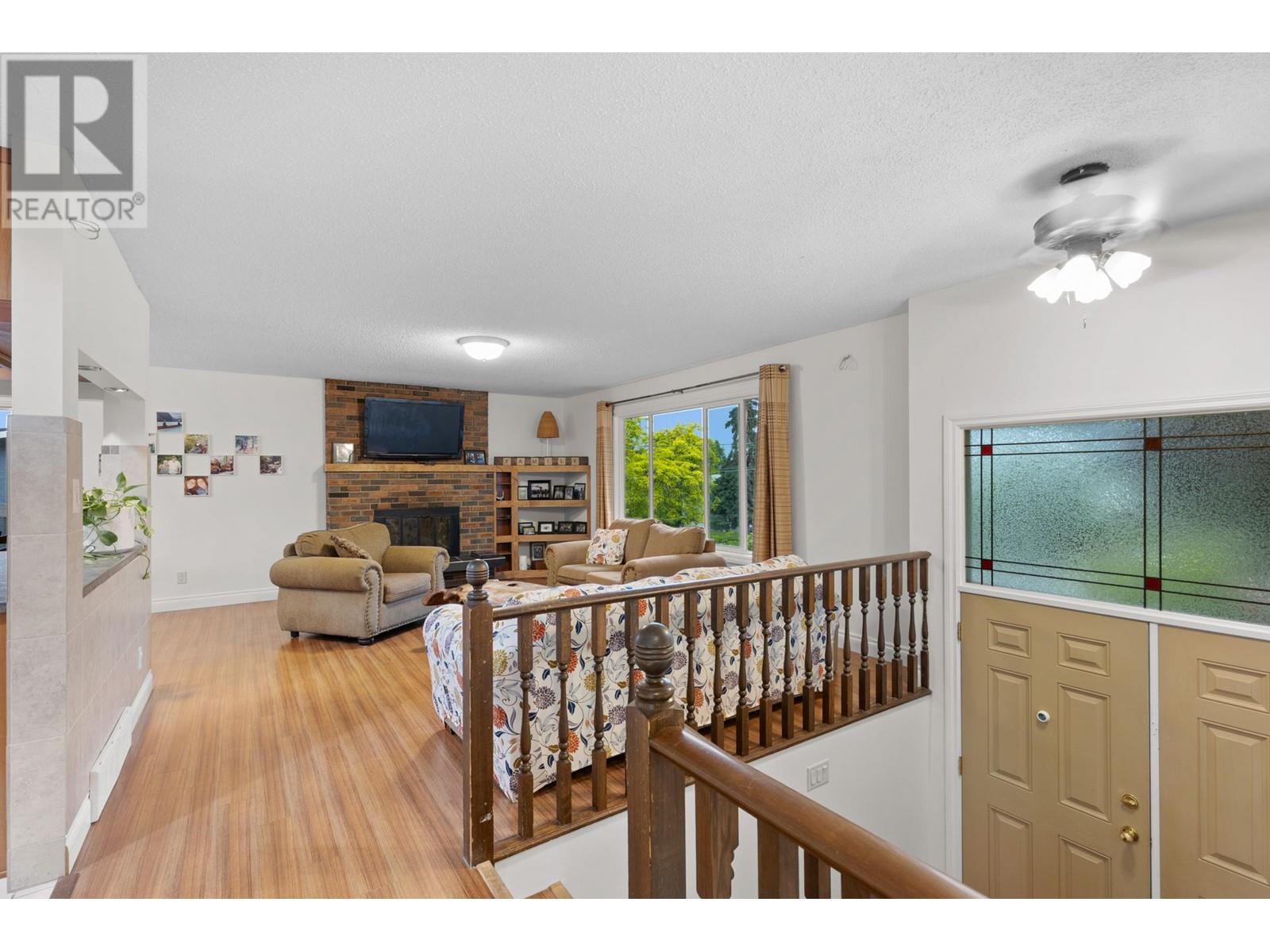 Property at 853 Hammer Avenue image 3