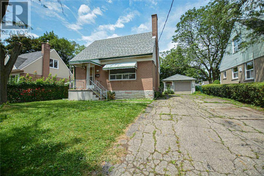 70 Mccaul Street, Brampton (Brampton North), Ontario  L6V 1J3 - Photo 4 - W12191903