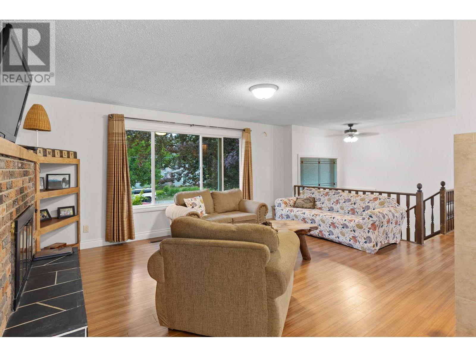 Property at 853 Hammer Avenue image 5