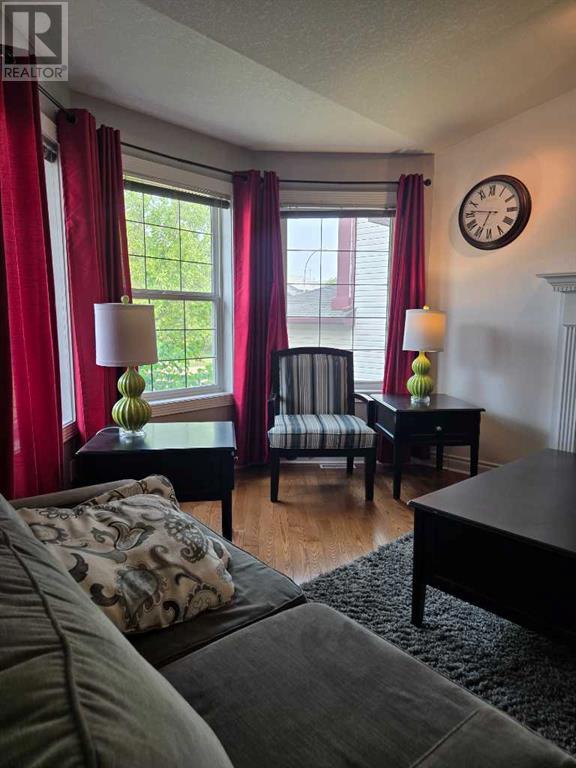 Property at 137 Fox Crescent image 3