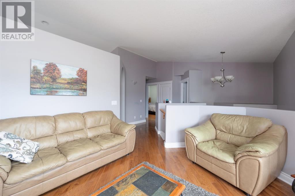 Property at 137 Fox Crescent image 2