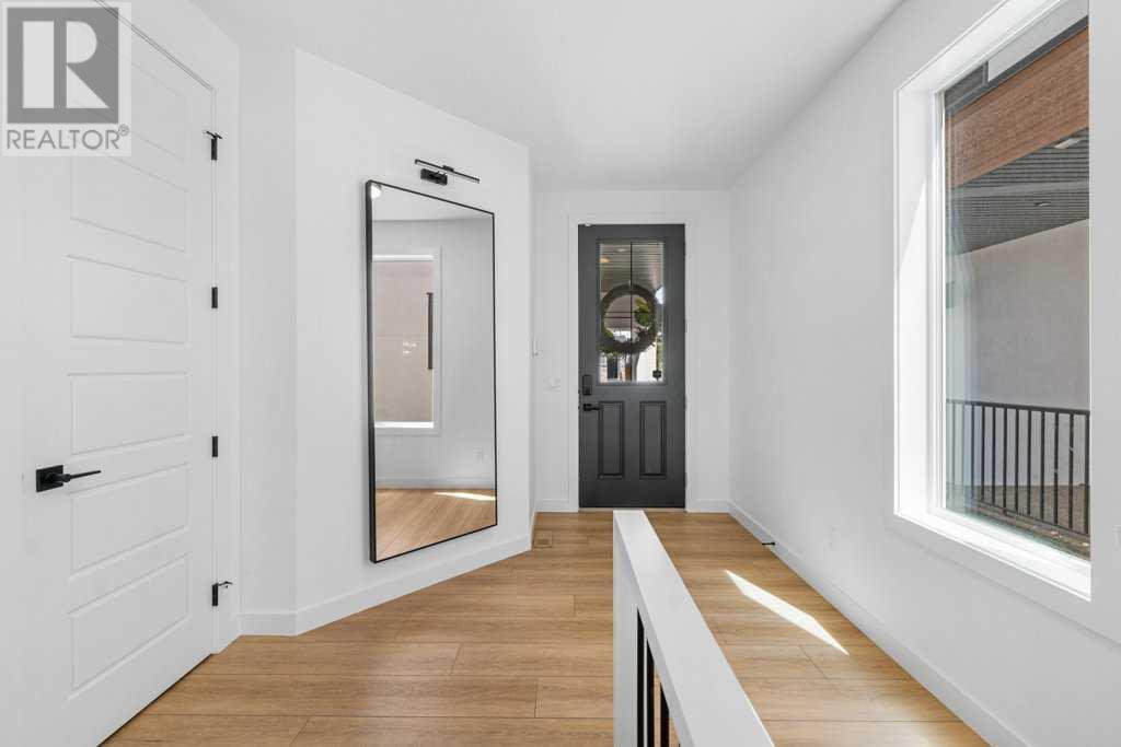 Property at 900 Cranbrook Gardens SE image 2