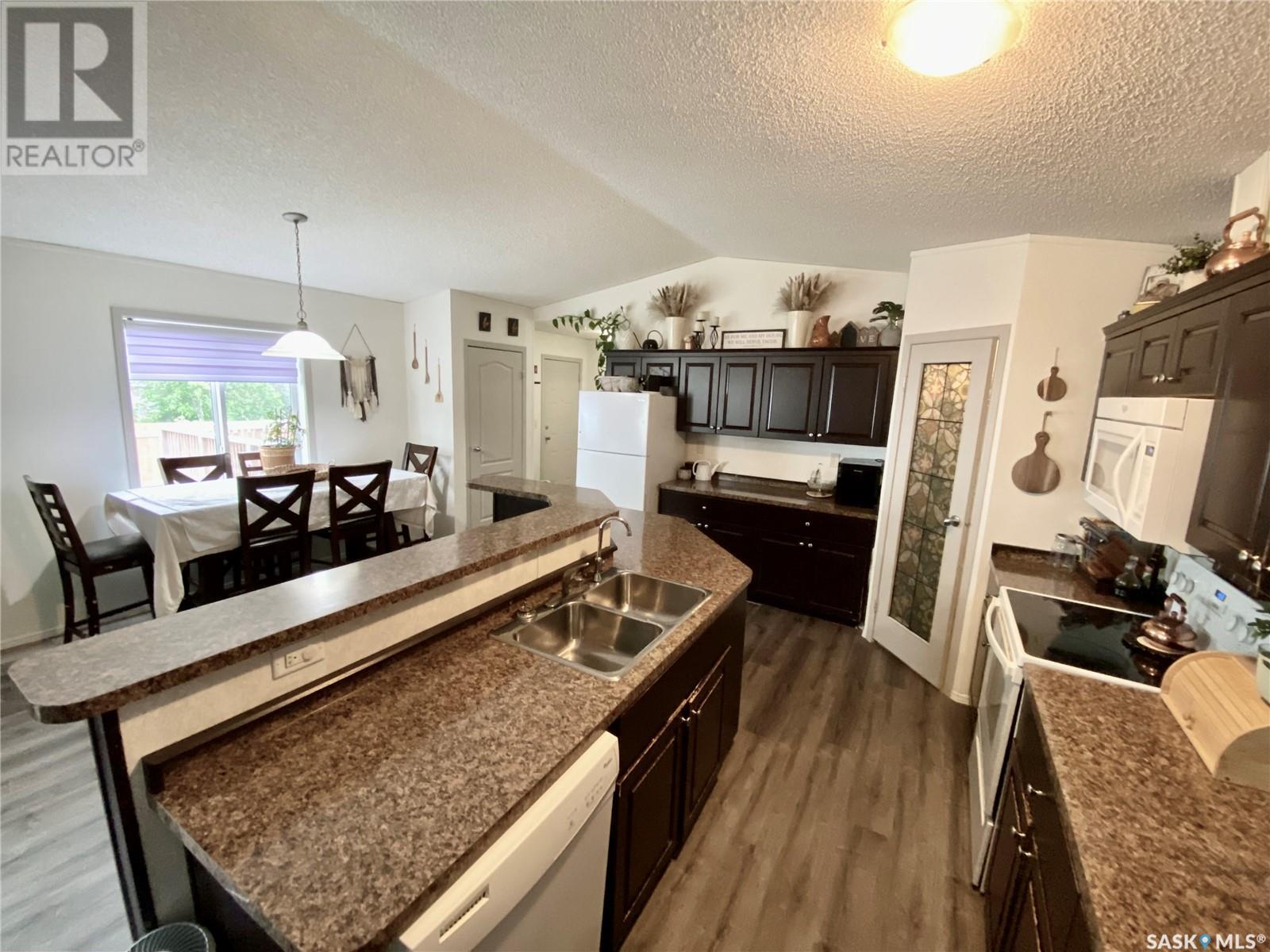 114 3 Street E, Carnduff, Saskatchewan  S0C 0S0 - Photo 10 - SK008308