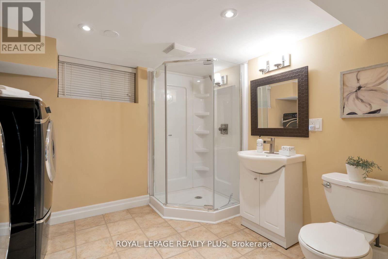 2034 Harvest Drive, Mississauga, Ontario  L4Y 1T6 - Photo 36 - W12196619