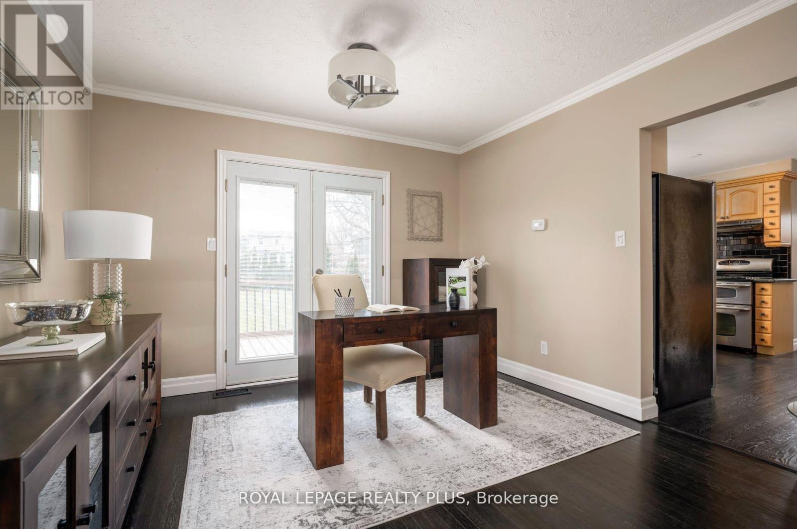 2034 Harvest Drive, Mississauga, Ontario  L4Y 1T6 - Photo 8 - W12196619
