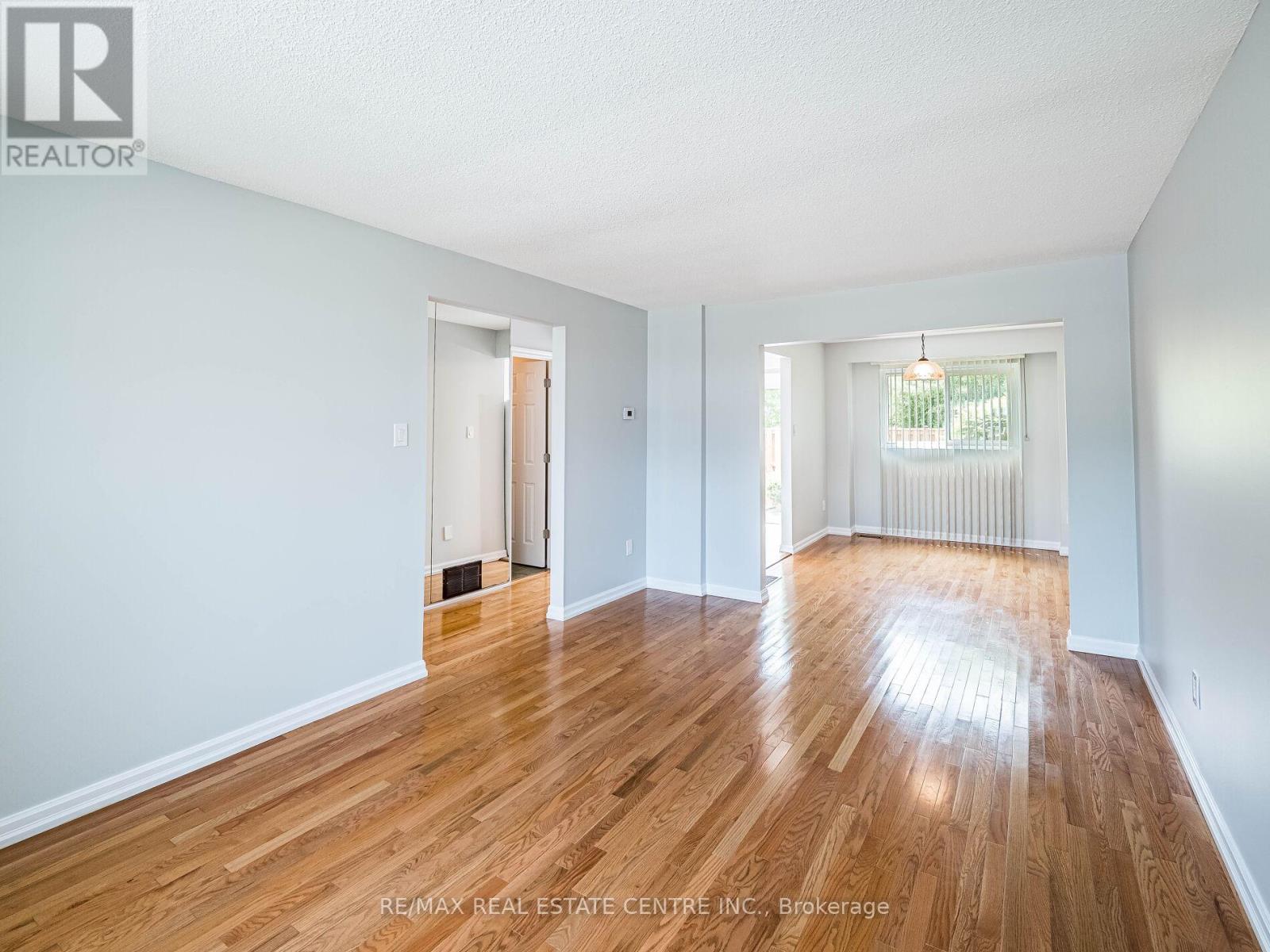 #12 - 1050 Shawnmarr Road, Mississauga (Port Credit), Ontario  L5H 3V1 - Photo 10 - W12196632