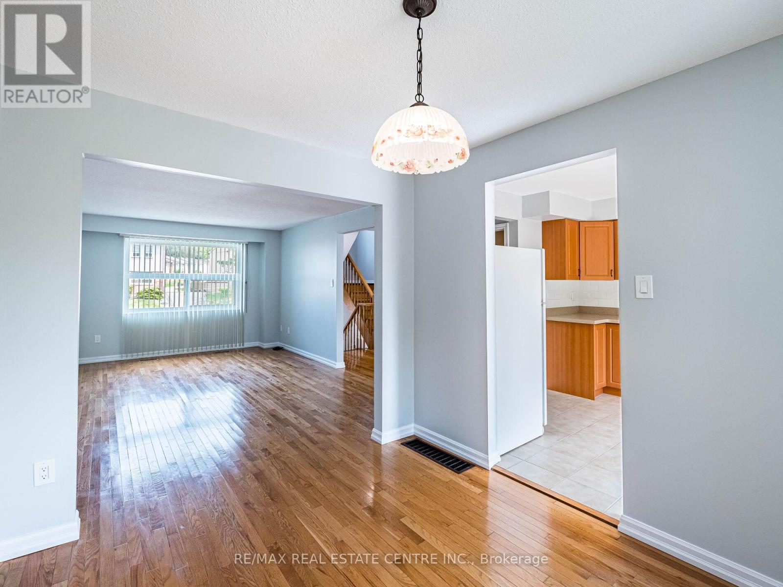 #12 - 1050 Shawnmarr Road, Mississauga (Port Credit), Ontario  L5H 3V1 - Photo 12 - W12196632