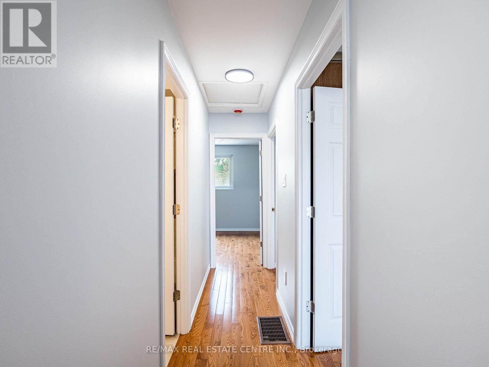#12 - 1050 Shawnmarr Road, Mississauga (Port Credit), Ontario  L5H 3V1 - Photo 24 - W12196632