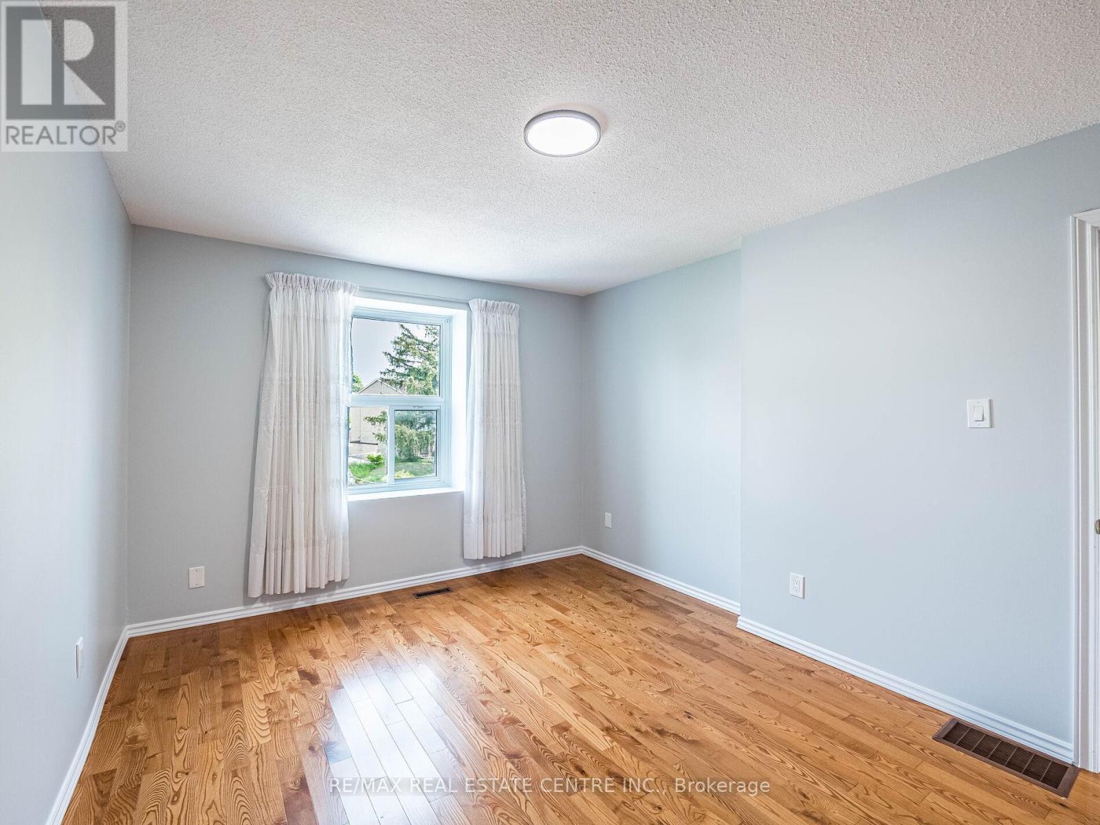 #12 - 1050 Shawnmarr Road, Mississauga (Port Credit), Ontario  L5H 3V1 - Photo 26 - W12196632