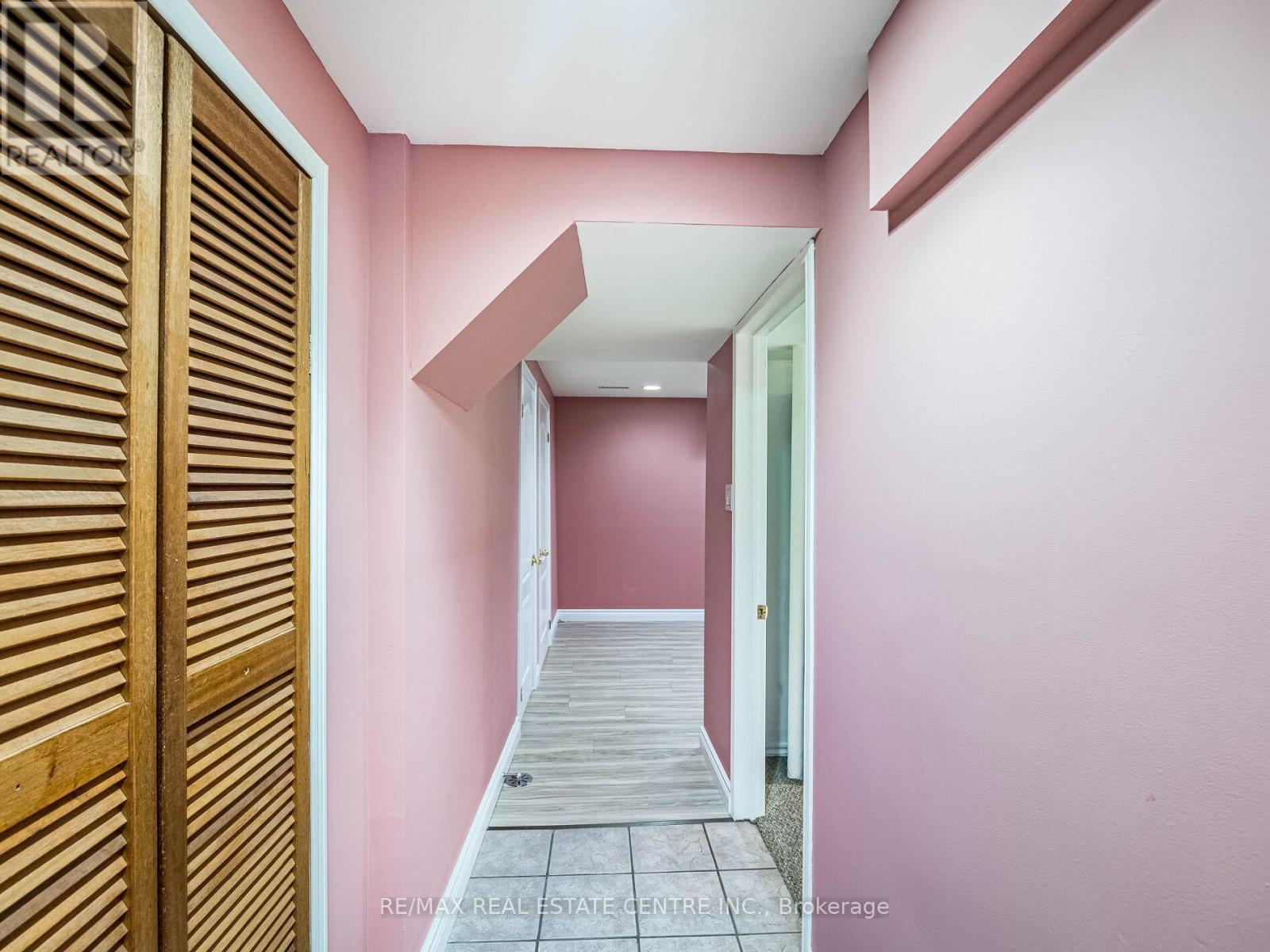 #12 - 1050 Shawnmarr Road, Mississauga (Port Credit), Ontario  L5H 3V1 - Photo 32 - W12196632