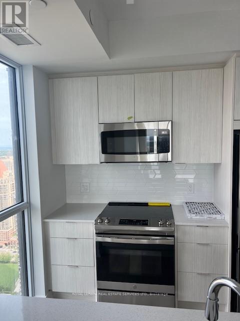 4211 - 430 Square One Drive, Mississauga, Ontario  L5B 0L6 - Photo 6 - W12196634