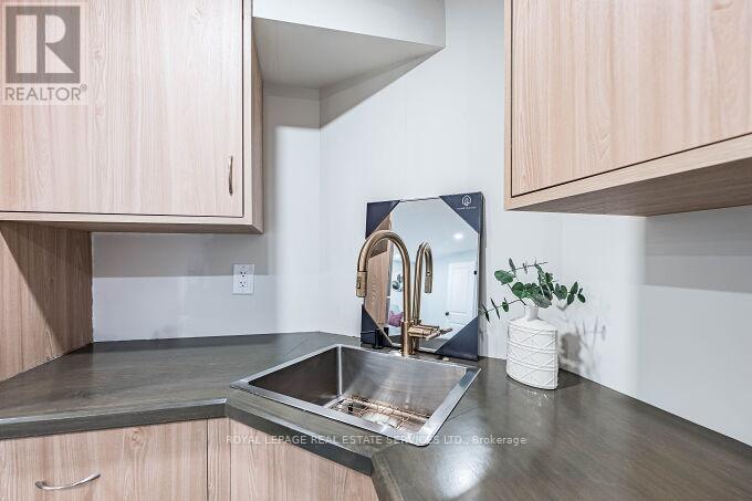 500 Chantenay Drive, Mississauga, Ontario  L5A 1G2 - Photo 32 - W12196739