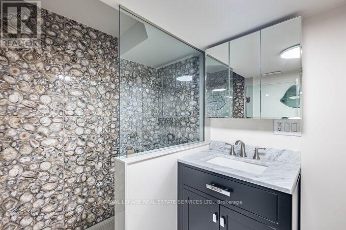 500 Chantenay Drive, Mississauga, Ontario  L5A 1G2 - Photo 36 - W12196739