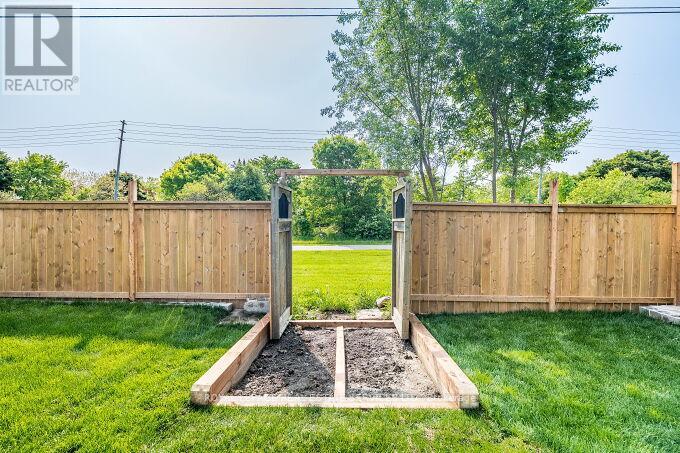 500 Chantenay Drive, Mississauga, Ontario  L5A 1G2 - Photo 44 - W12196739