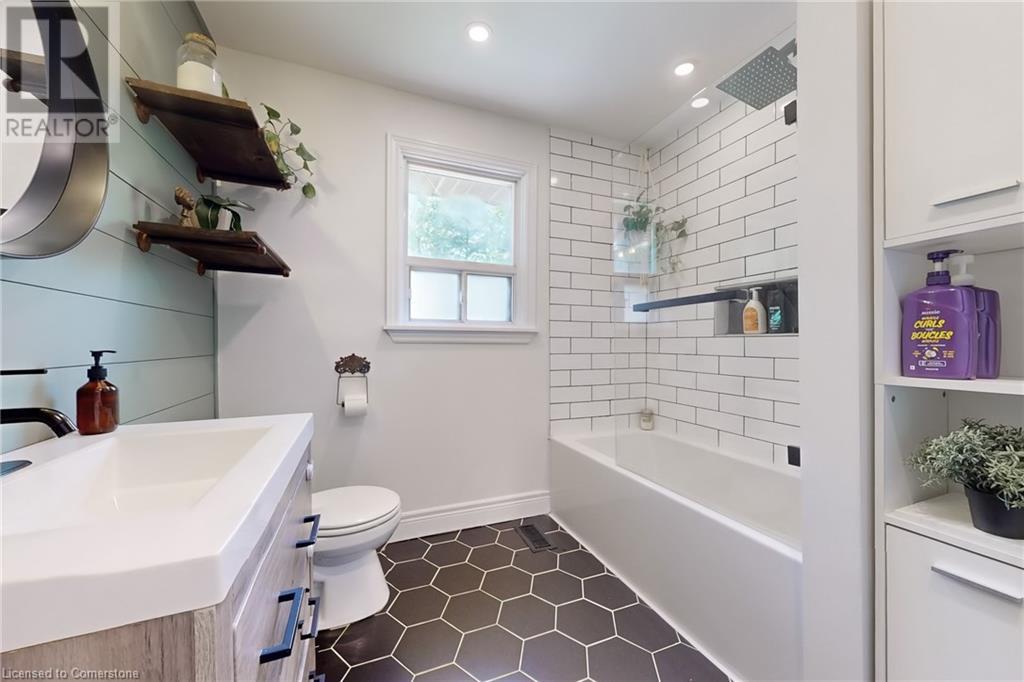 14 Algonquin Avenue, Flamborough, Ontario  L9H 7L2 - Photo 24 - 40737585