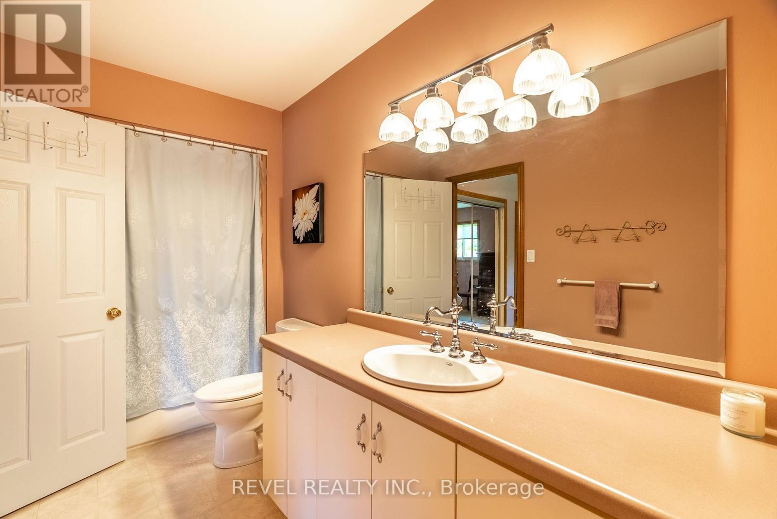 7 Westminister Court, Chatham-Kent, Ontario  N7L 5K8 - Photo 24 - X12196644