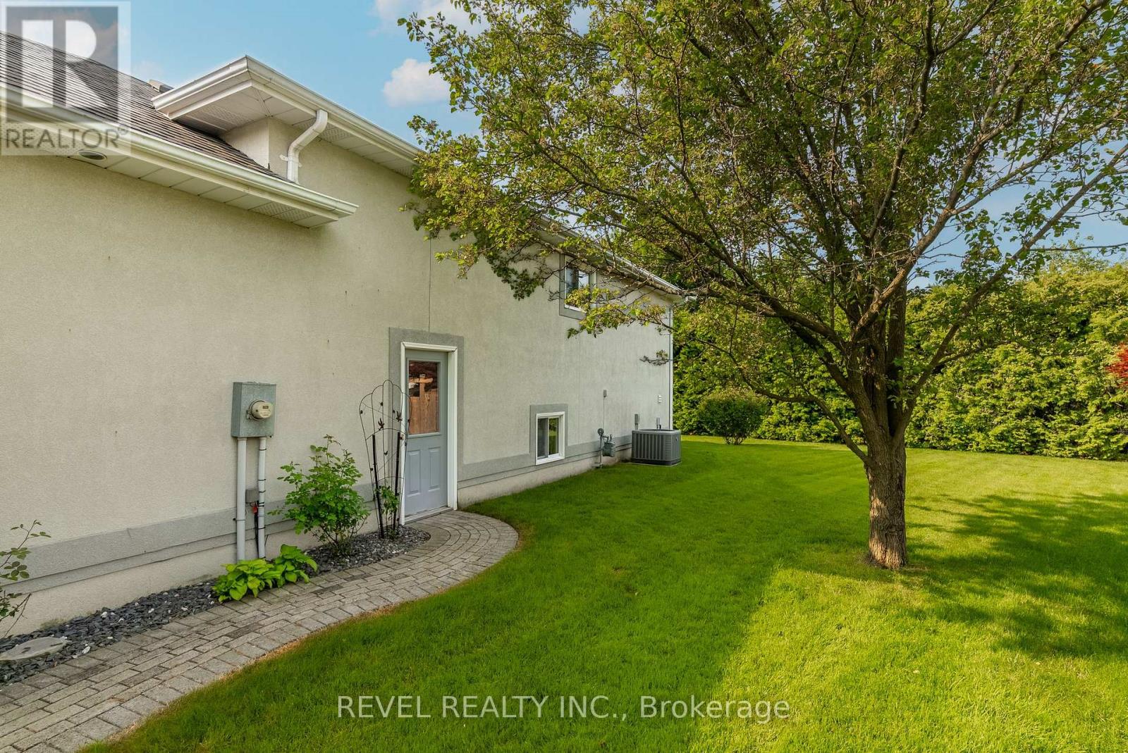7 Westminister Court, Chatham-Kent, Ontario  N7L 5K8 - Photo 6 - X12196644