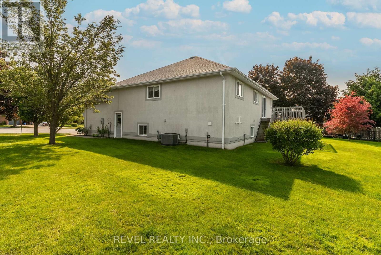 7 Westminister Court, Chatham-Kent, Ontario  N7L 5K8 - Photo 7 - X12196644