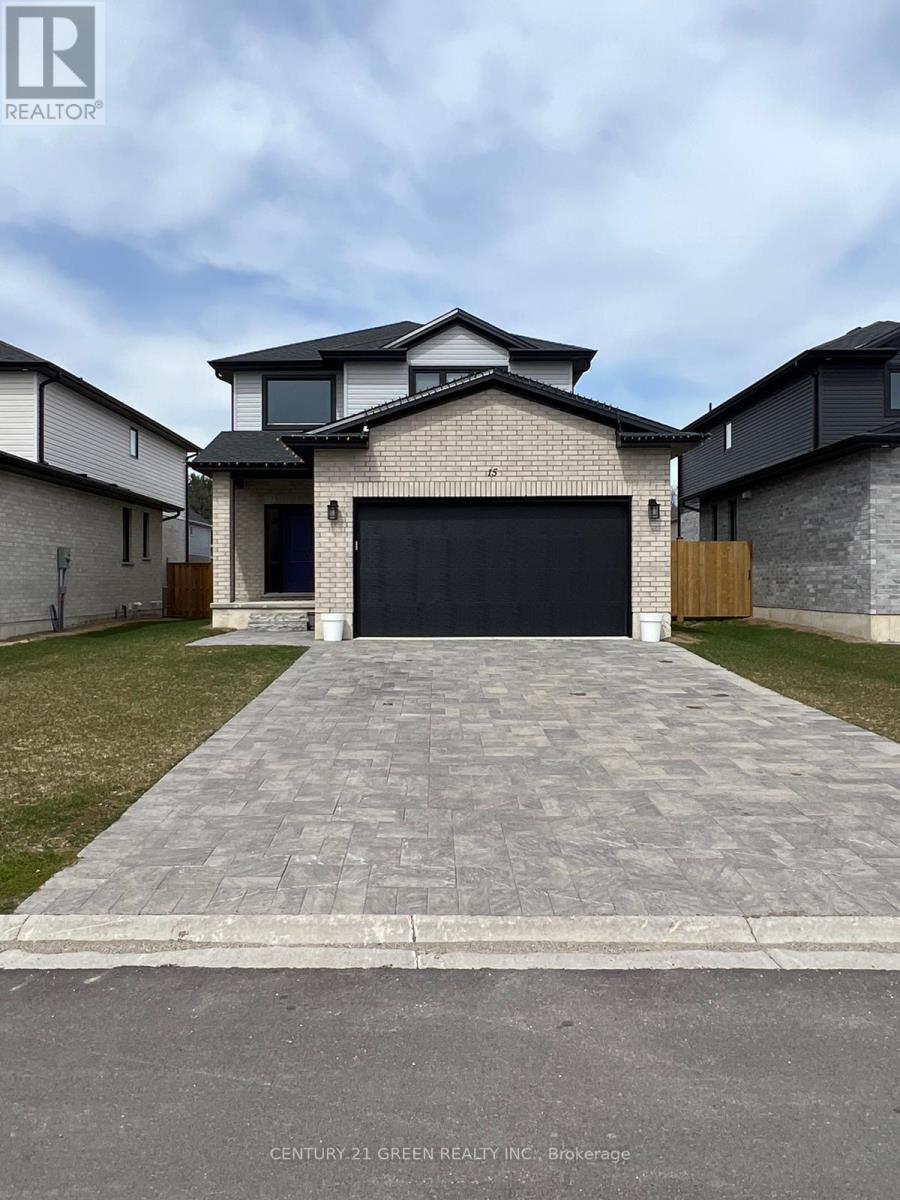 15 Mcneil Street, Strathroy-Caradoc (Mount Brydges), Ontario  N0L 1W0 - Photo 2 - X12196690