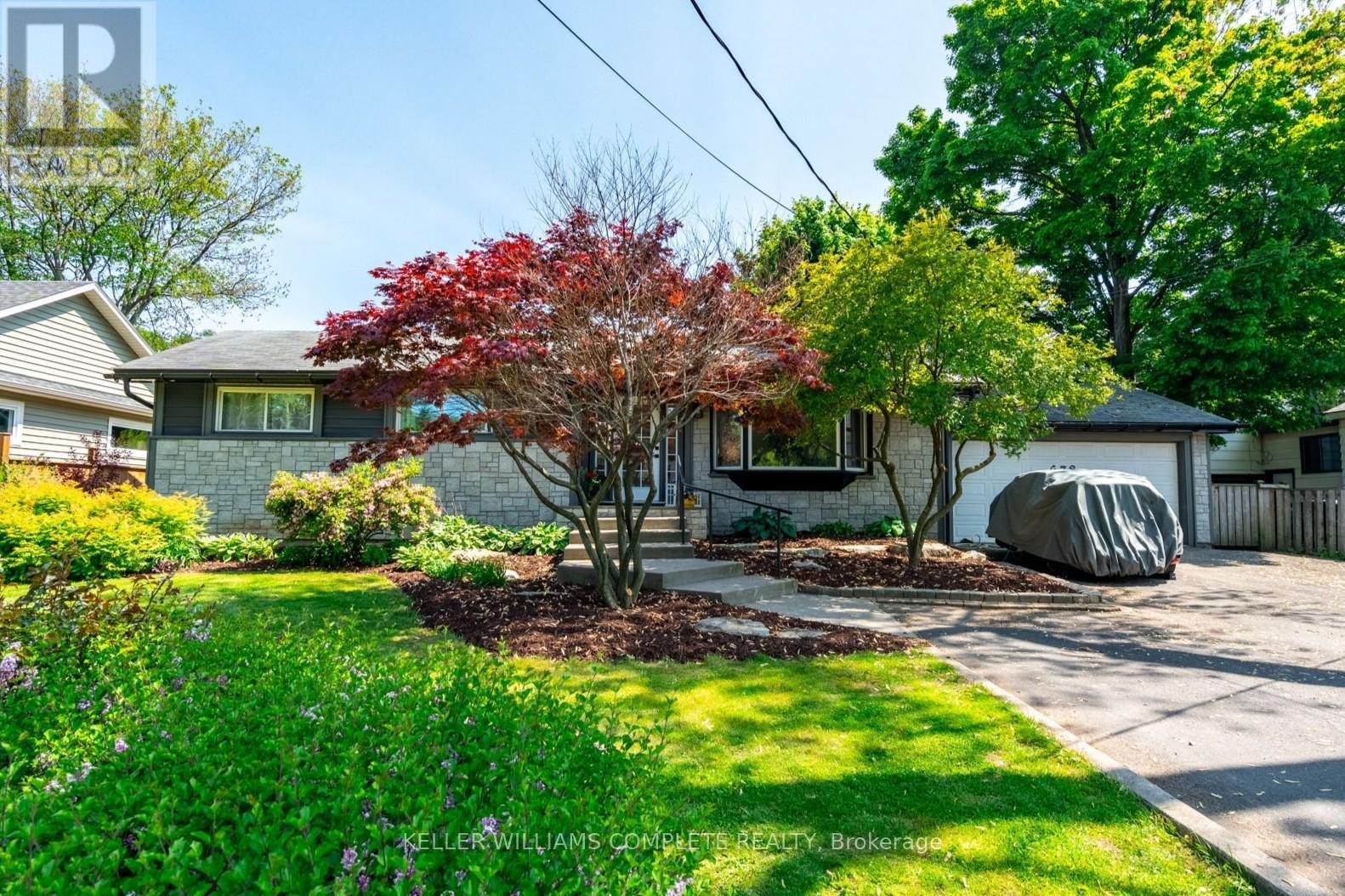 678 Mohawk Road, Hamilton (Ancaster), Ontario  L9G 2X3 - Photo 1 - X12196694