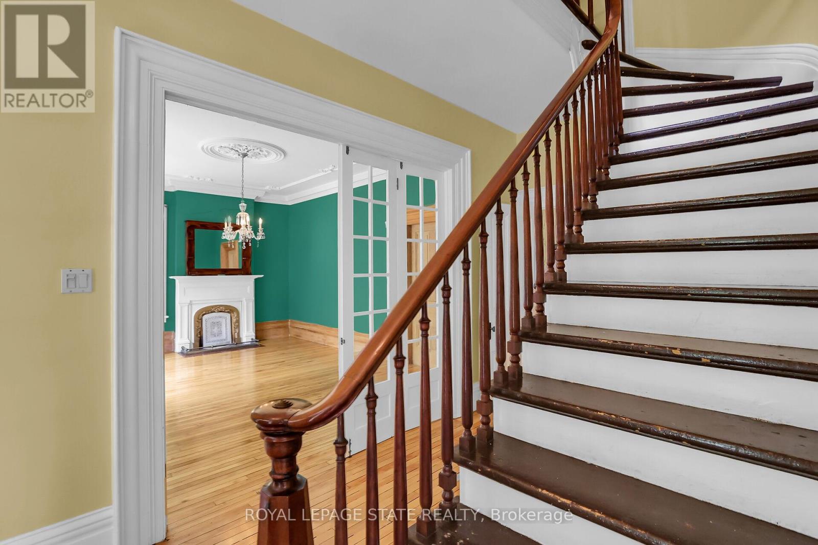 262 Main Street W, Grimsby (Grimsby West), Ontario  L3M 1S4 - Photo 15 - X12196696